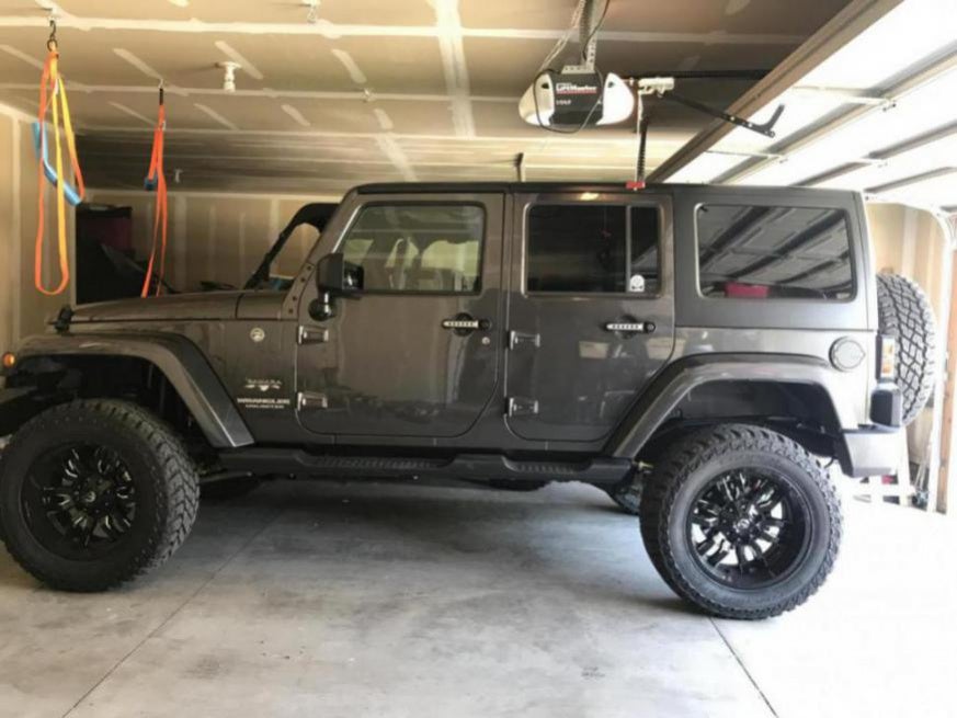 New wheels on Granite Crystal JKU's | Jeep Wrangler Forum