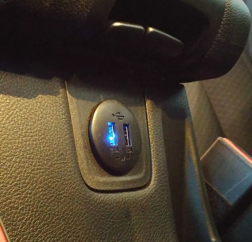 Center Console USB Power Outlet Add | Jeep Wrangler Forum