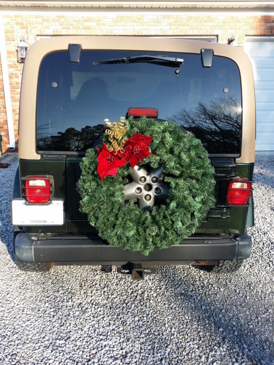 Christmas wreaths on the spare tire | Jeep Wrangler Forum
