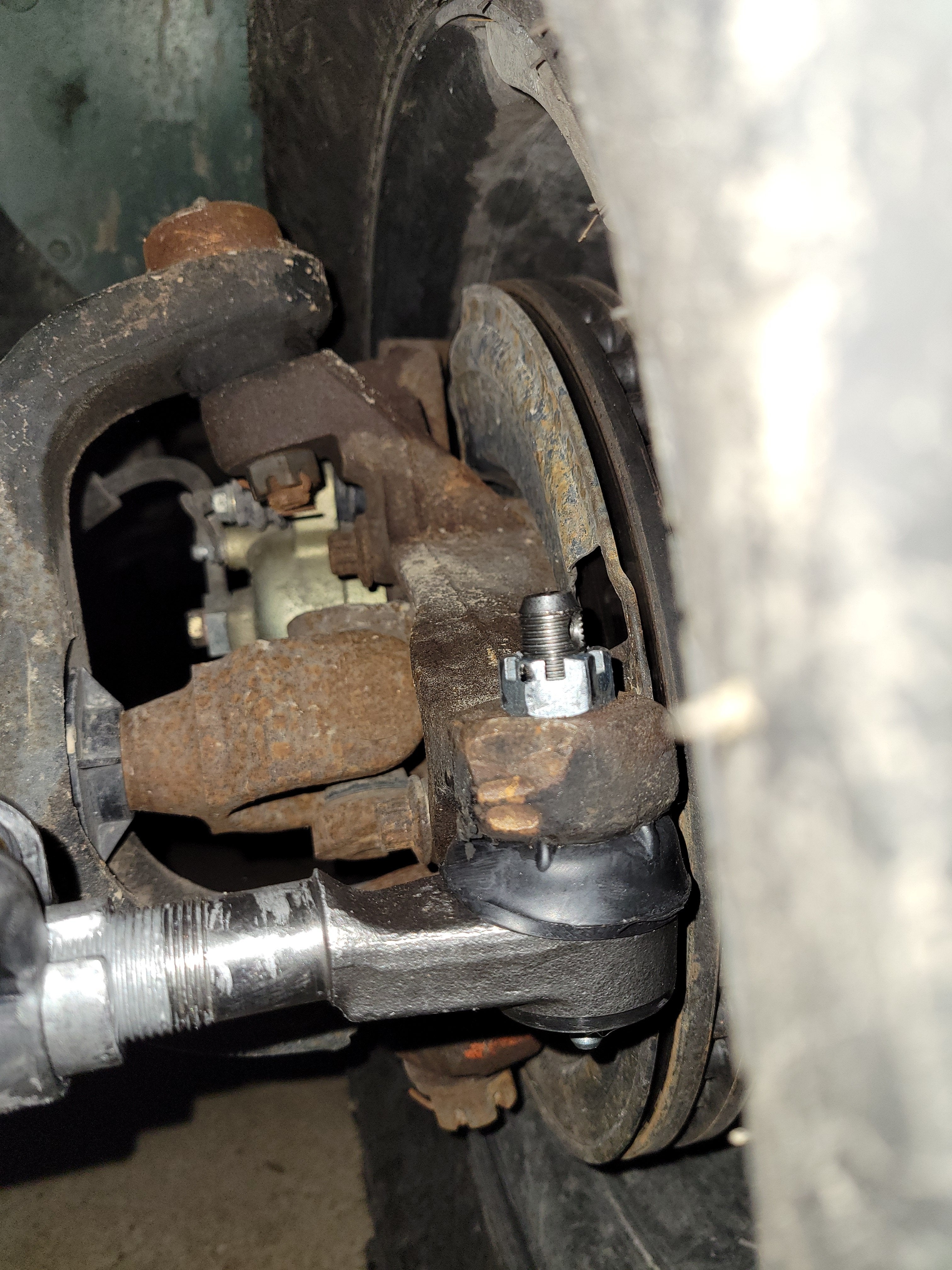 Do these tie rod ends and knuckles look ok to you? | Jeep Wrangler Forum