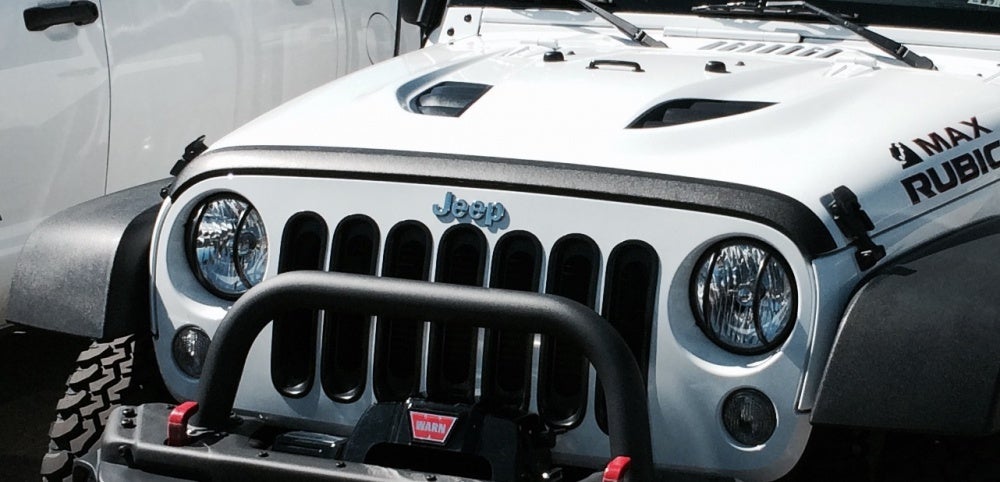 Anyone know what Hood Protector this is? | Jeep Wrangler Forum
