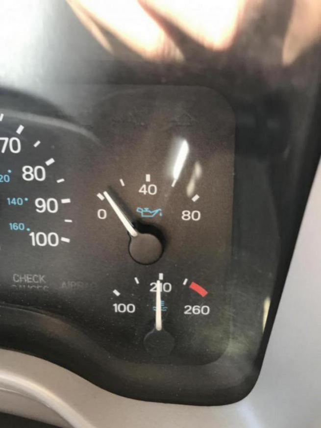 Arriba 69+ imagen jeep wrangler oil pressure at idle