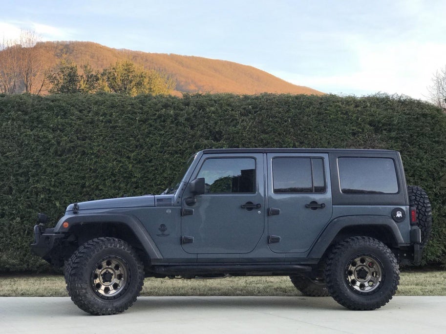 Anvil JKU with Black hinges? | Jeep Wrangler Forum
