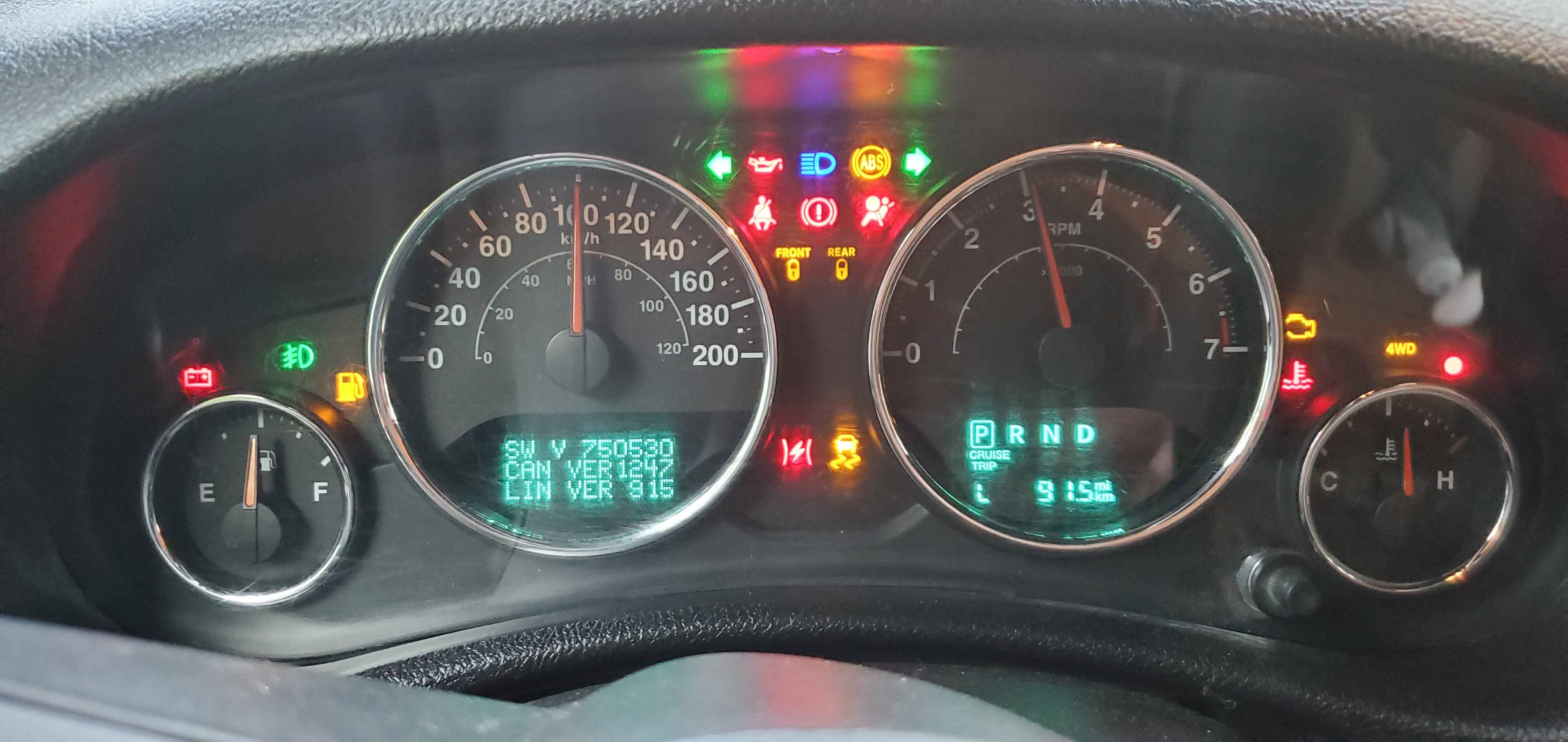 Green lights on dash left of speedometer. 2013 unlimited Rubicon | Jeep  Wrangler Forum