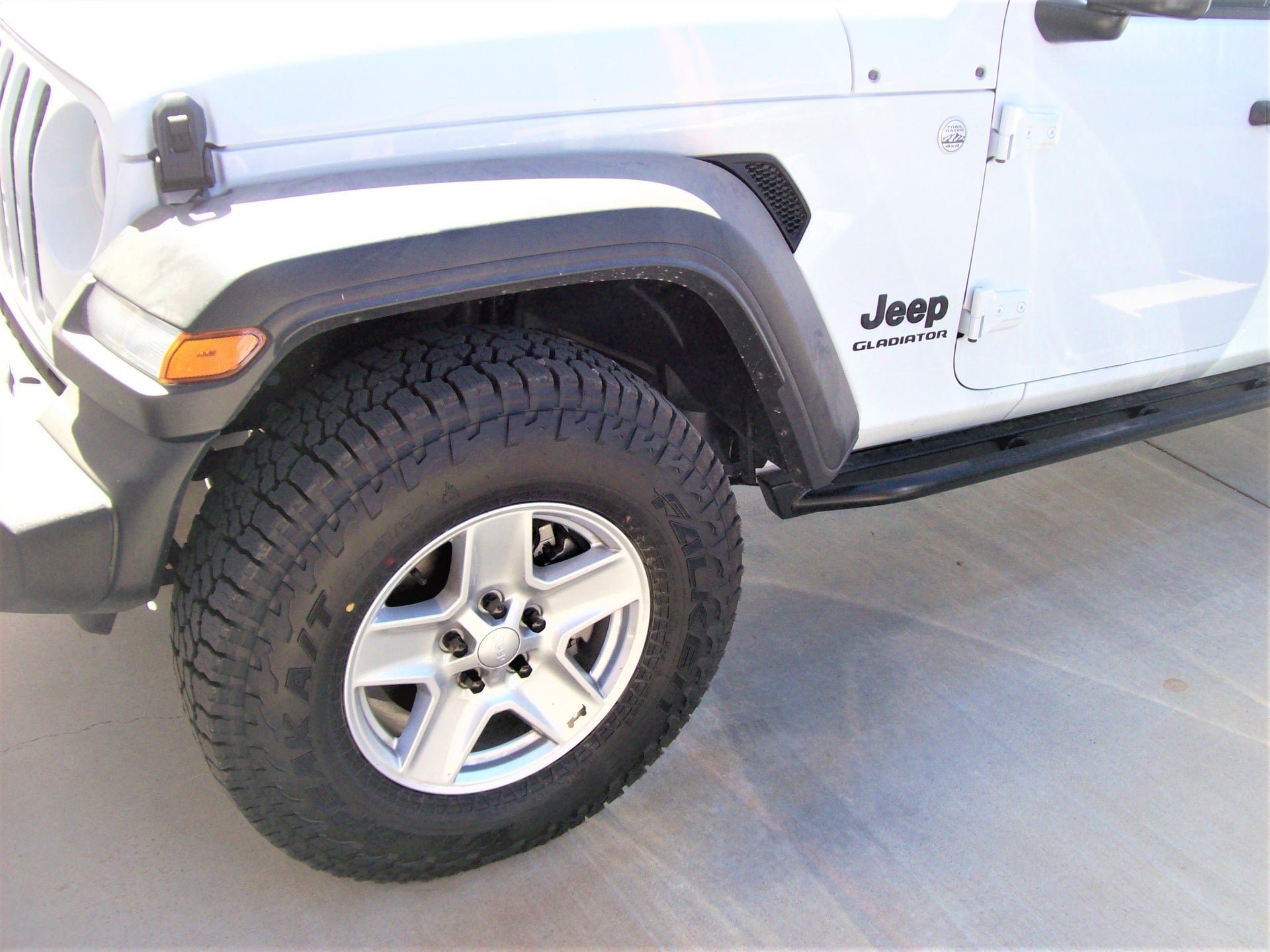 chrome or black lug nuts? | Jeep Wrangler Forum