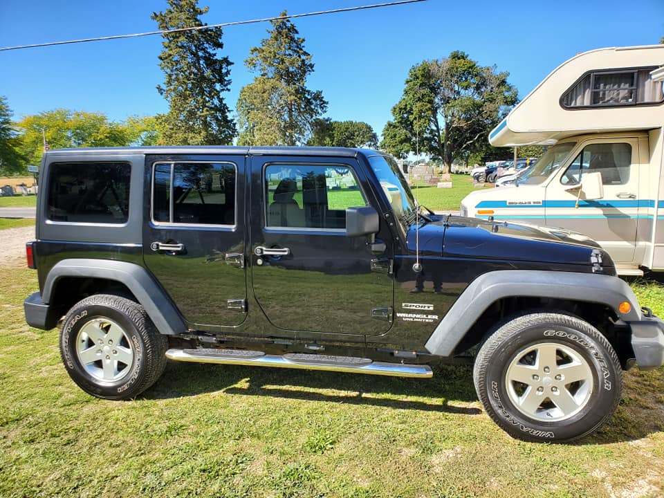 Black Jeeps with different colored fender flares | Jeep Wrangler Forum